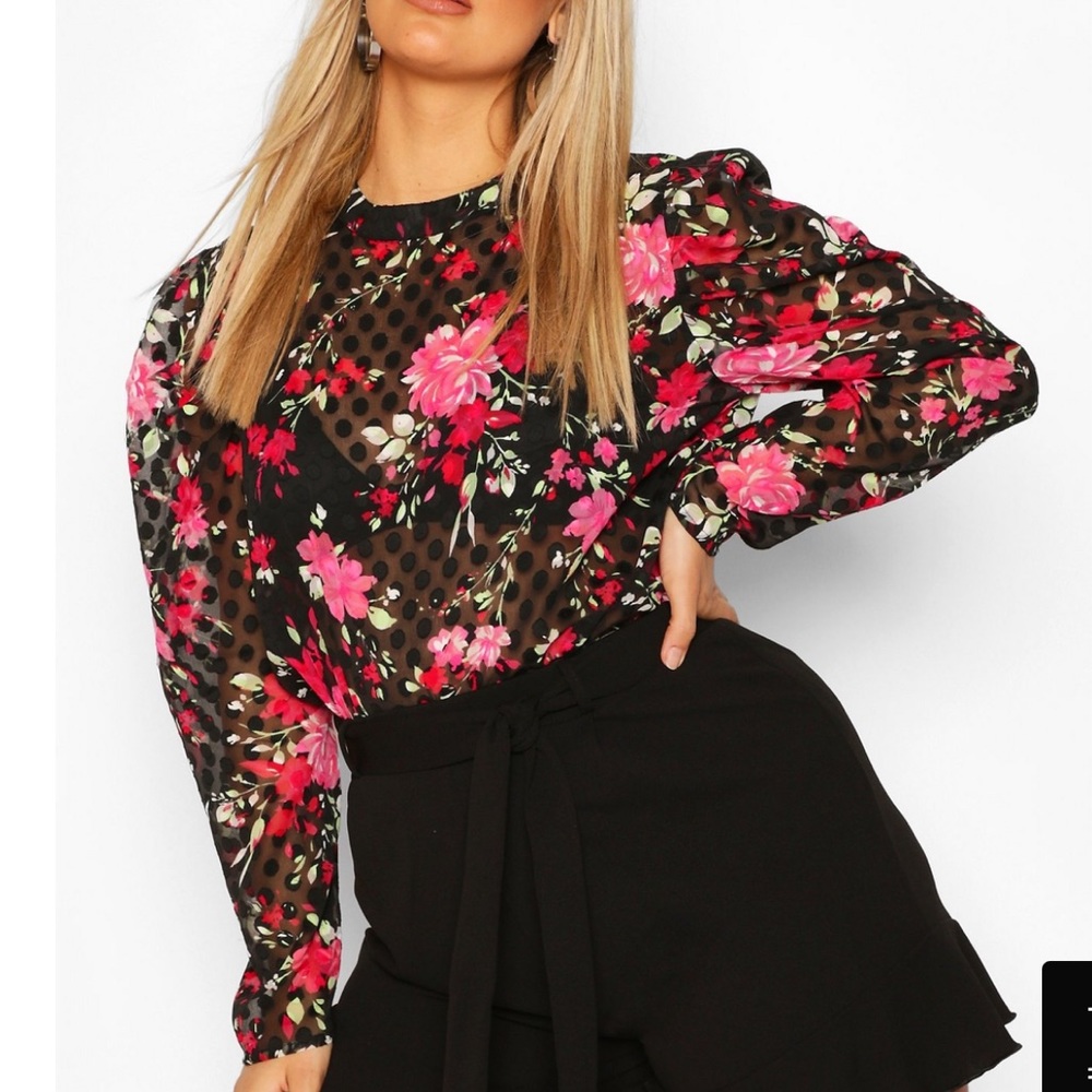 NWT PLUS POLKA DOT FLORAL TOP